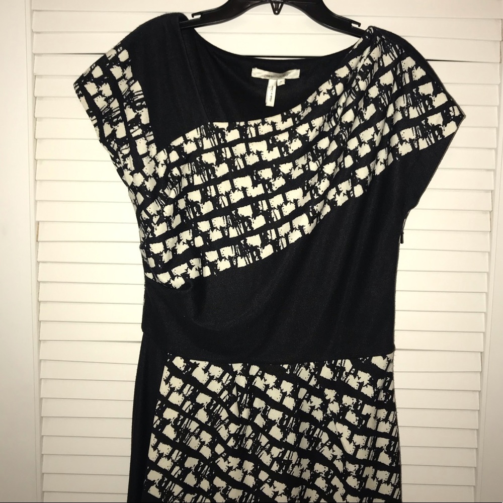Dress - Picture 2 of 6
